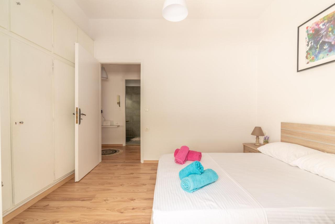 Modern Renovated Apt Next To The Beachfront كاندية المظهر الخارجي الصورة