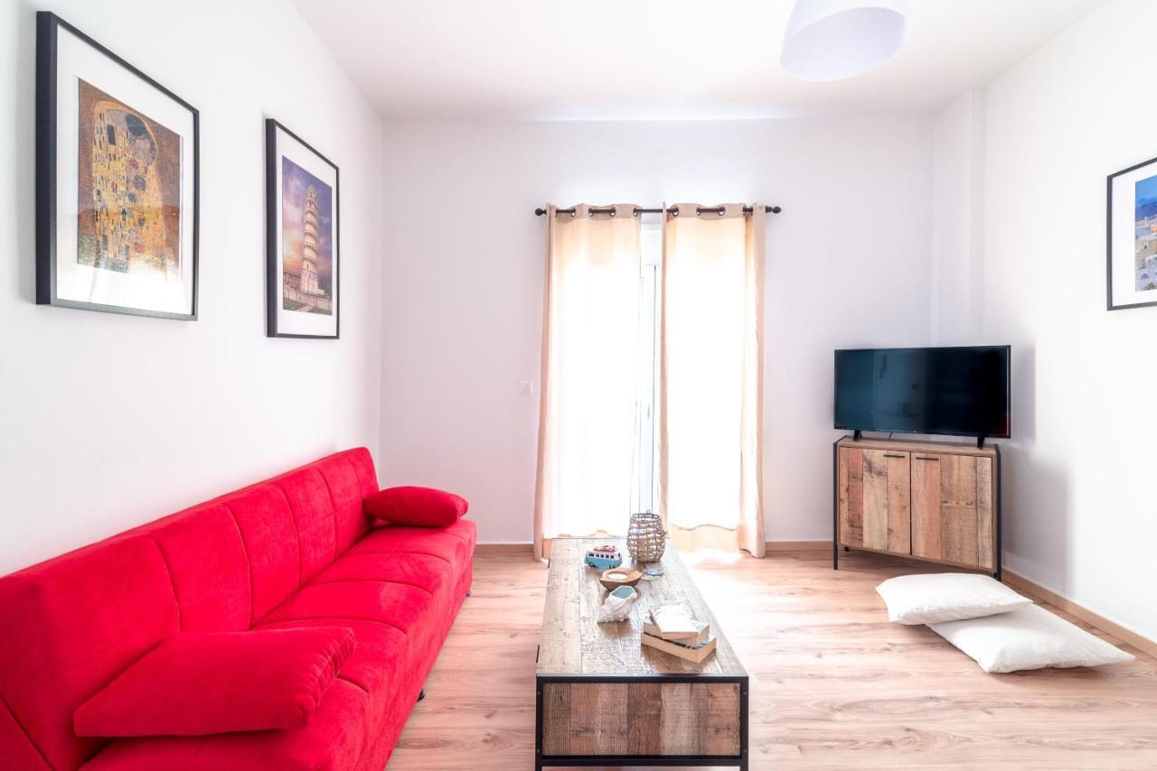 Modern Renovated Apt Next To The Beachfront كاندية المظهر الخارجي الصورة