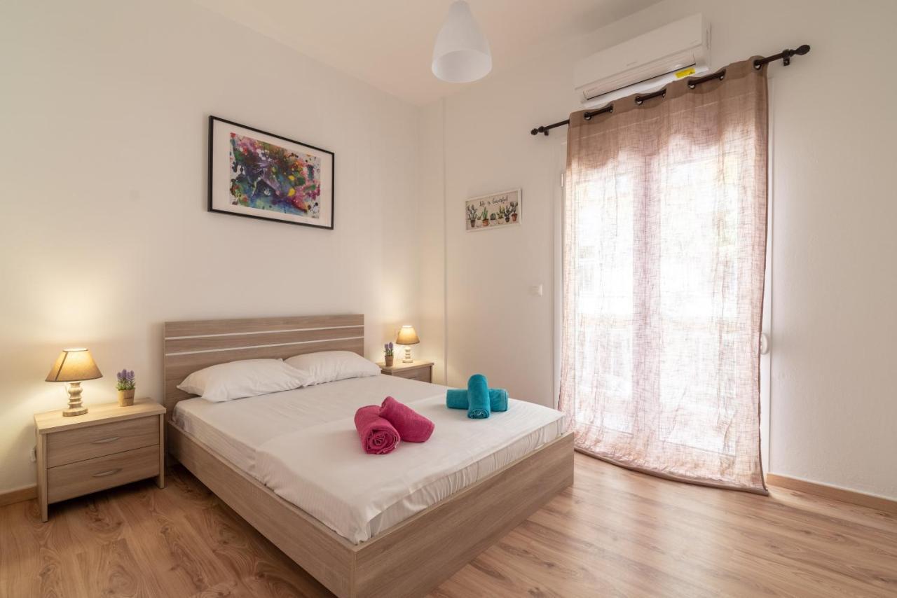 Modern Renovated Apt Next To The Beachfront كاندية المظهر الخارجي الصورة