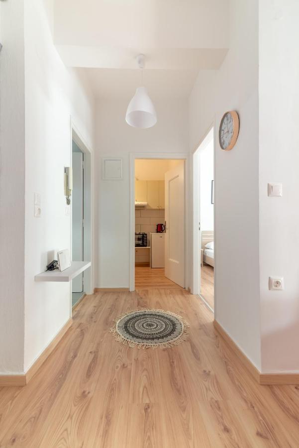 Modern Renovated Apt Next To The Beachfront كاندية المظهر الخارجي الصورة