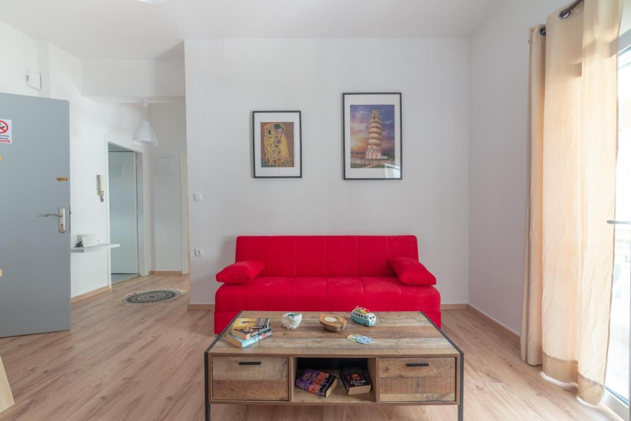 Modern Renovated Apt Next To The Beachfront كاندية المظهر الخارجي الصورة